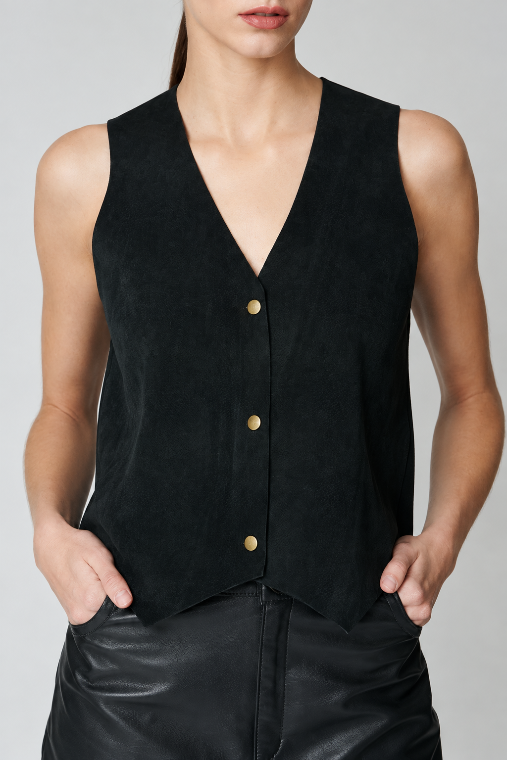 TOP GAMUZA NEGRO BOTONES